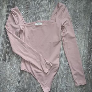 Aritzia Babaton square neck bodysuit